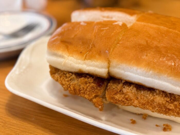 コメダの“満腹セット”で、昼をしっかり終わらせる日。『カツパン』『THEベイクドチーズ』